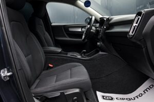 Volvo XC40 2021 6/13