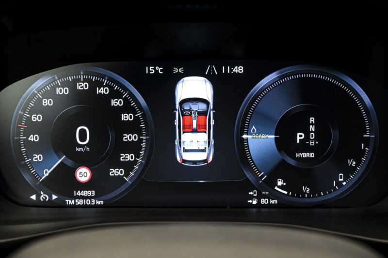 Volvo XC40 2022 8/13