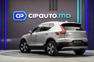 Volvo XC40 2022 2/13