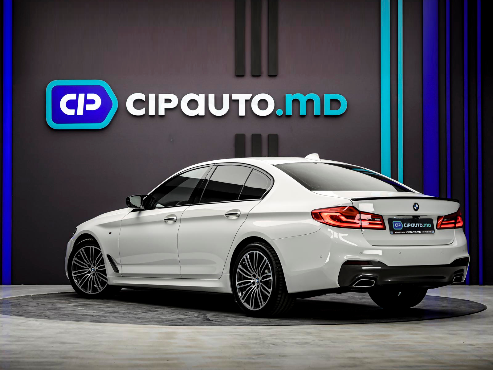 BMW 5 Series 520d2017 2/16