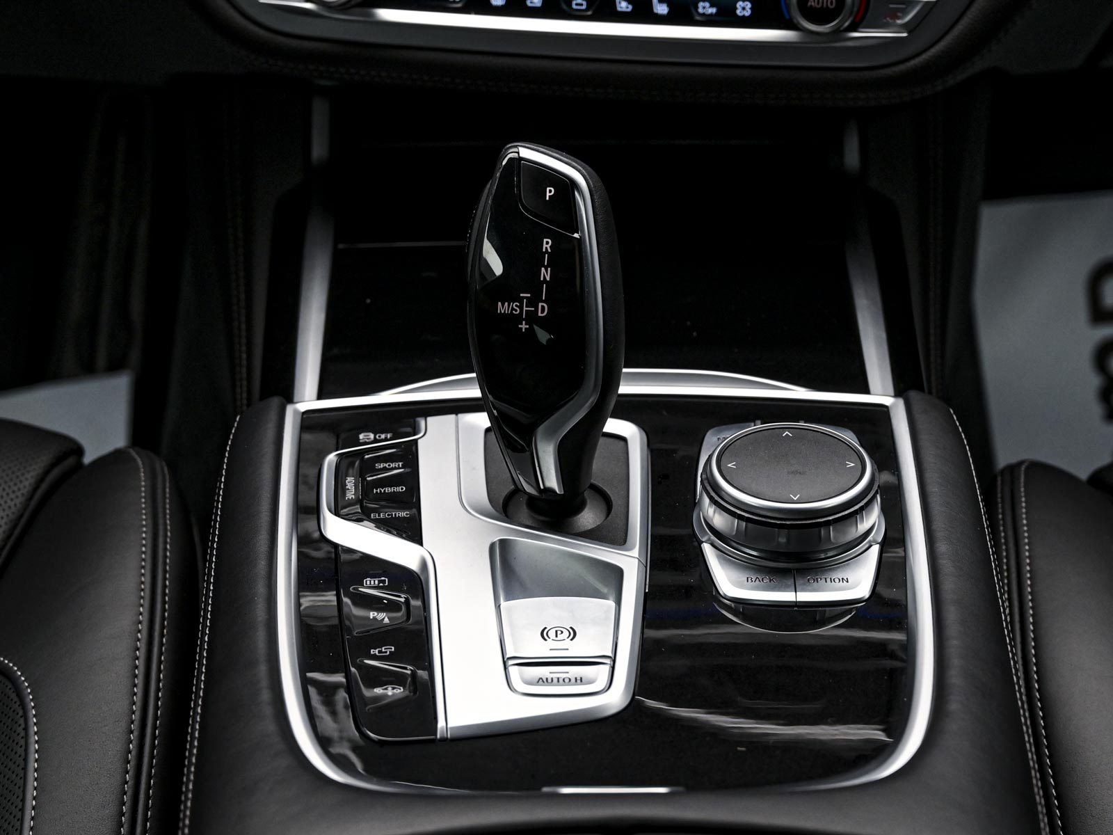 BMW 7 series 745e2021 12/113