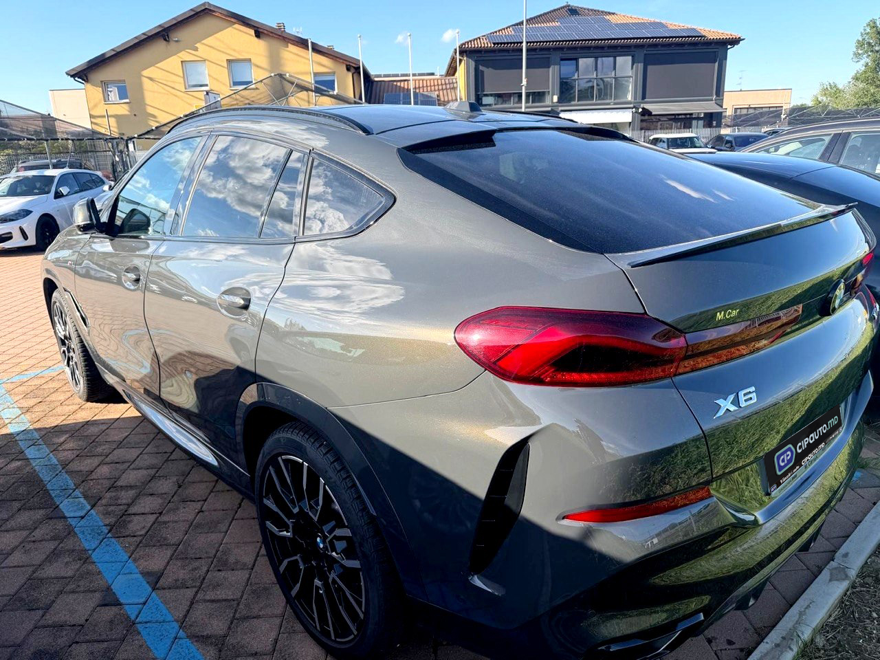 BMW X6 40i2023 2/7