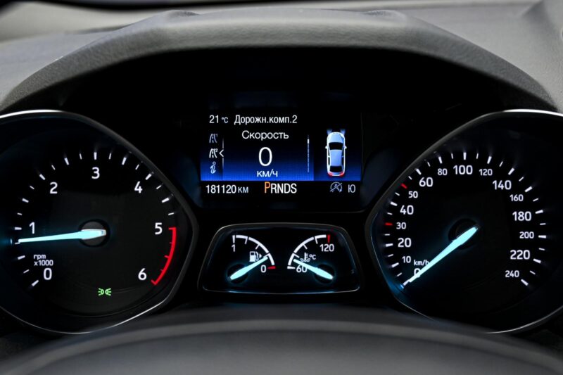 Ford Kuga 2017 8/14
