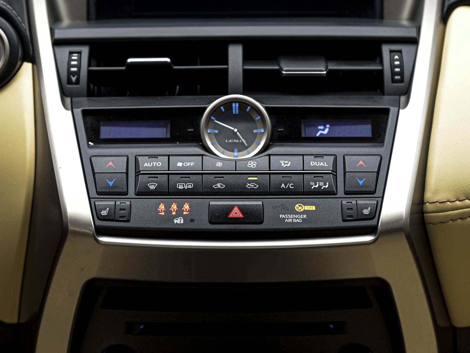 Lexus NX 300h2016 11/14