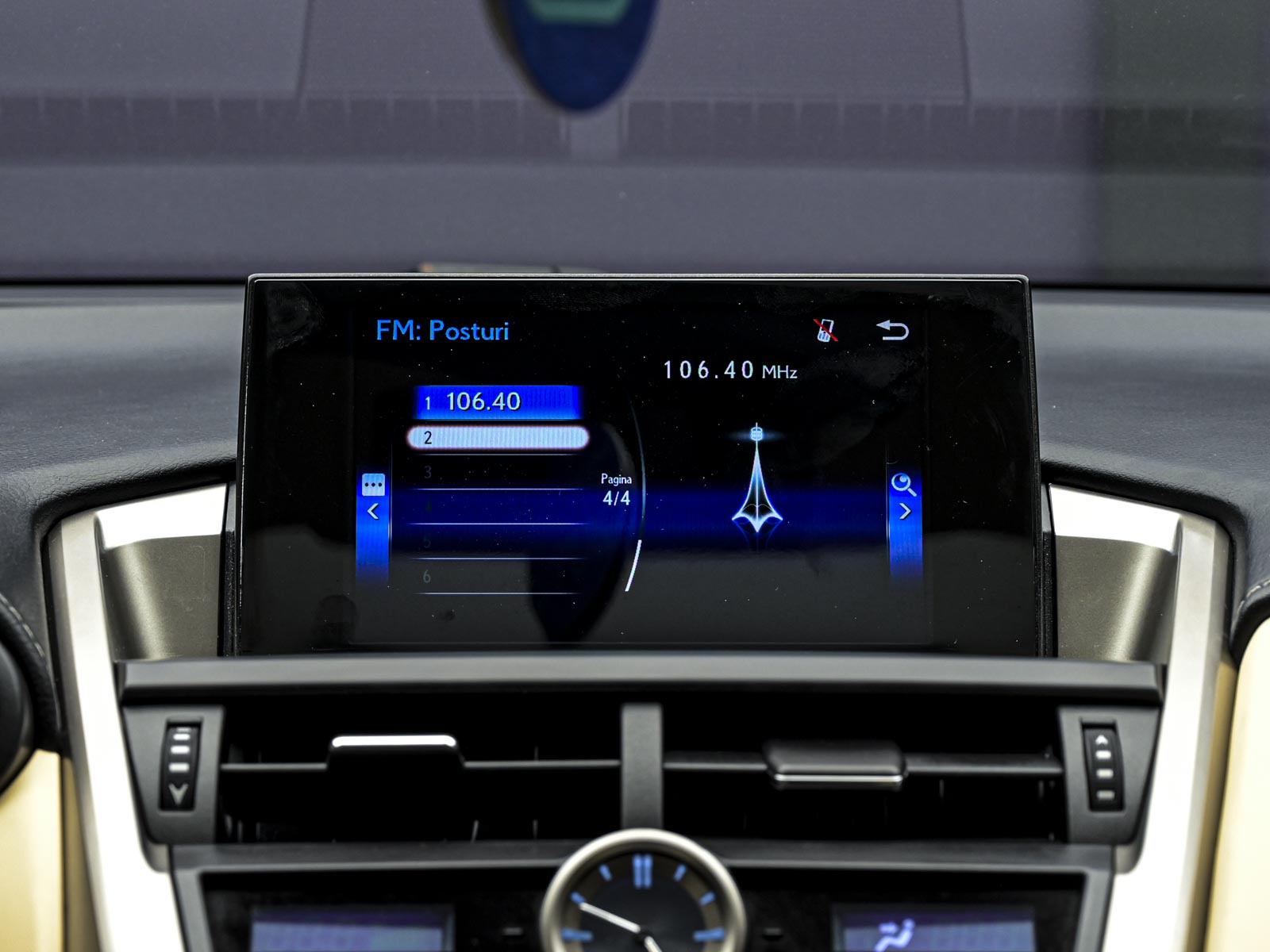 Lexus NX 300h2016 10/14
