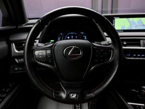 Lexus UX 250h 2019 9/15