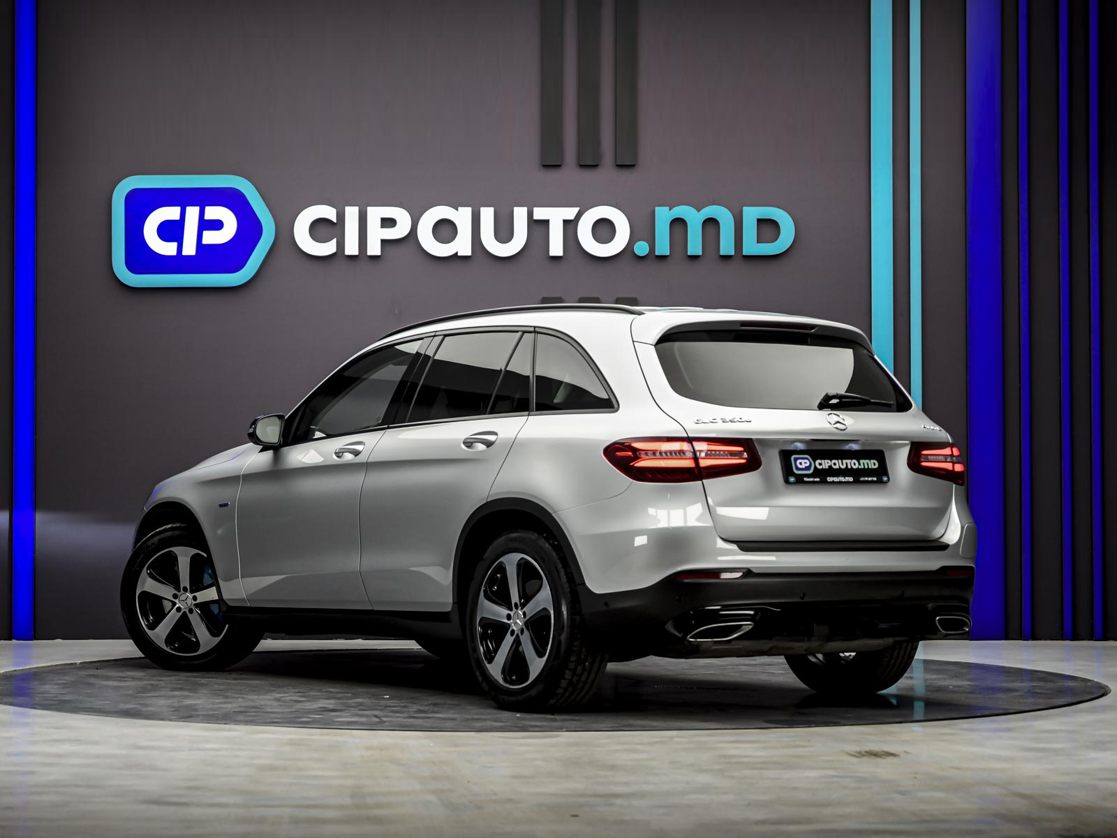 Mercedes-Benz GLC 350e2017 2/15