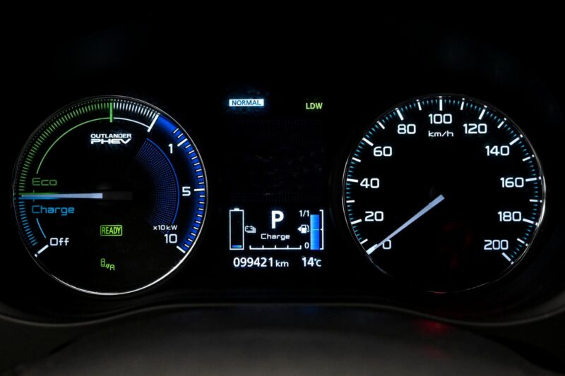 Mitsubishi Outlander 2020 8/15