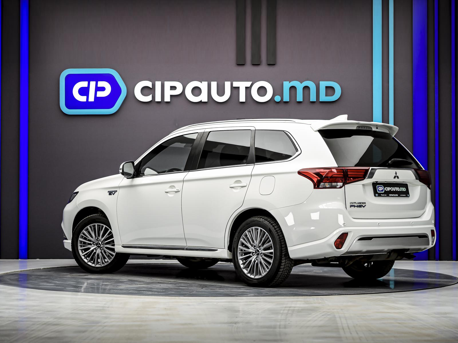 Mitsubishi Outlander 2020 2/15