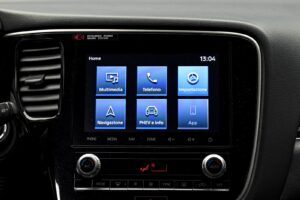 Mitsubishi Outlander 2020 10/15