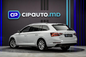 Skoda Superb iV2021 2/14