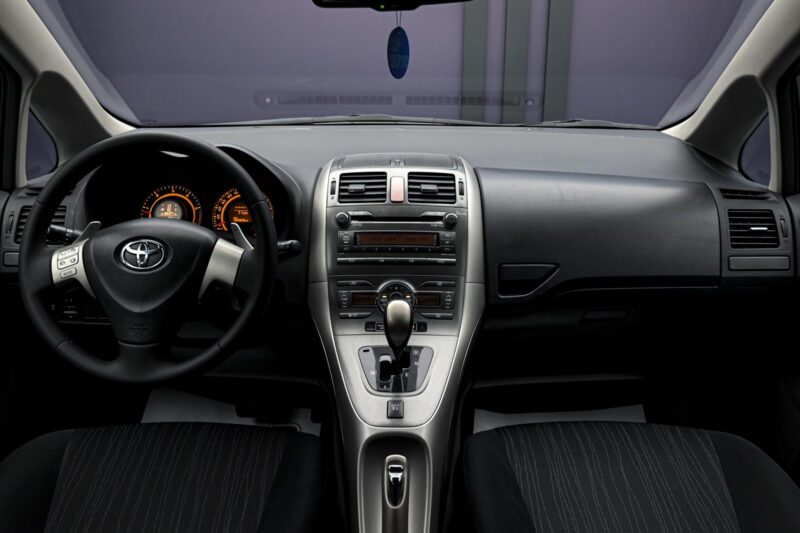Toyota Auris 2007 5/12