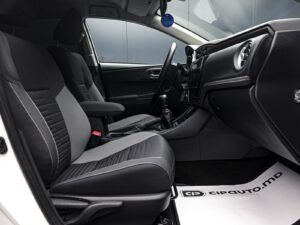 Toyota Auris 2018 6/12