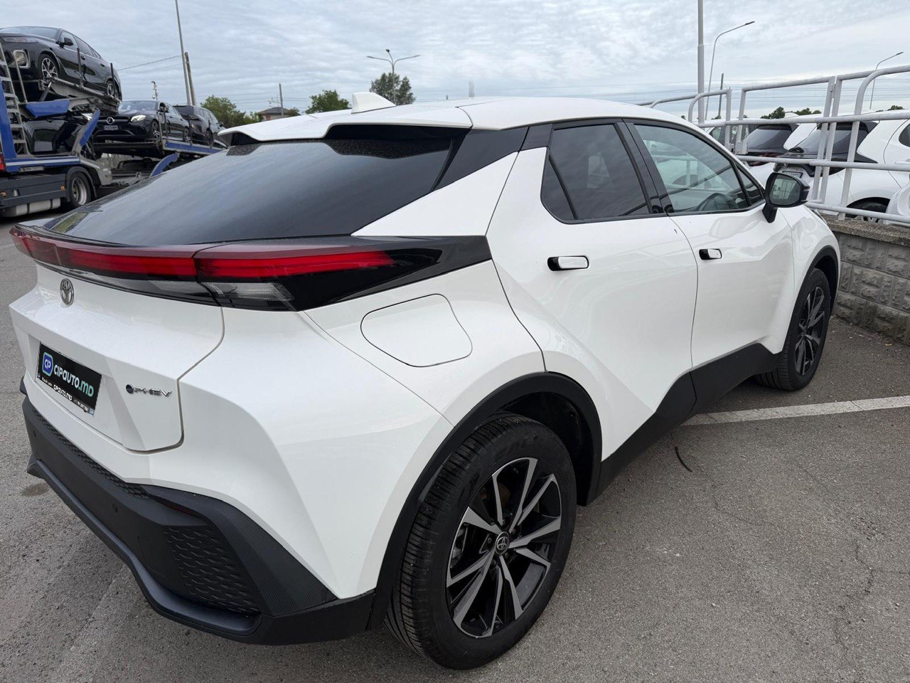 Toyota C-HR 2025 3/9
