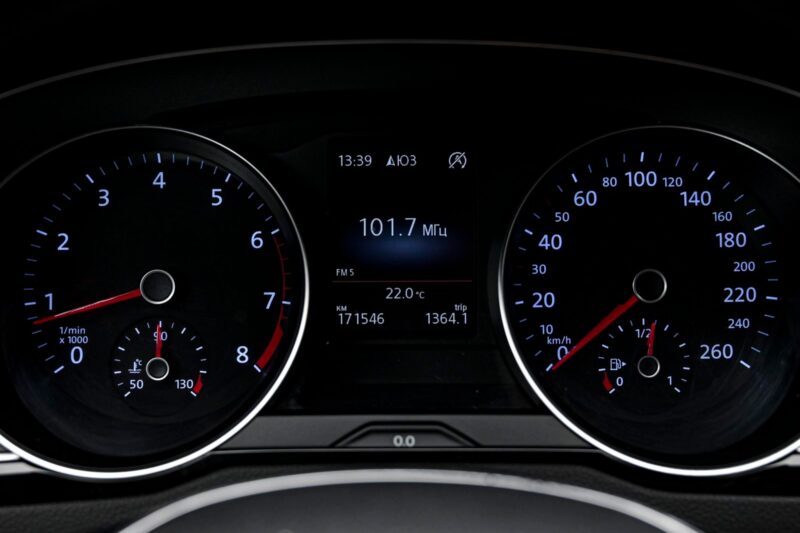 Volkswagen Passat 2015 8/13