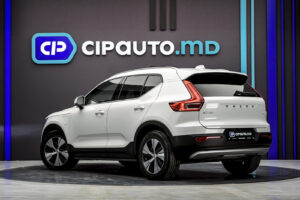 Volvo XC40 2021 2/13