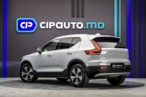Volvo XC40 2021 2/13