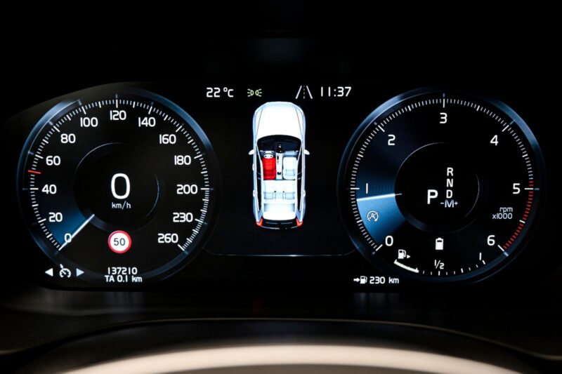 Volvo XC60 2020 8/14