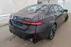 BMW 5 Series 530e2025 3/9