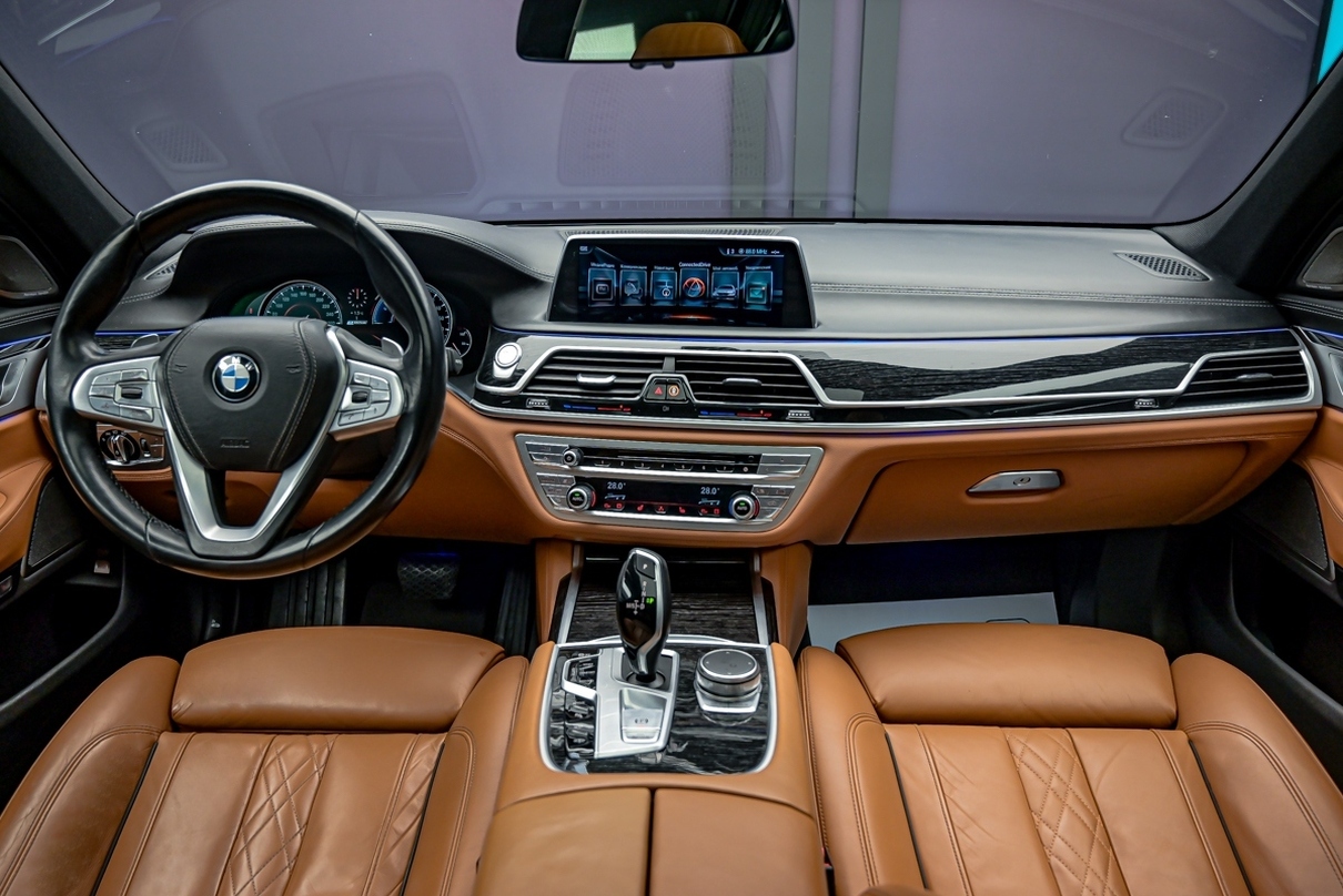 BMW 7 series 740Le2016 5/16