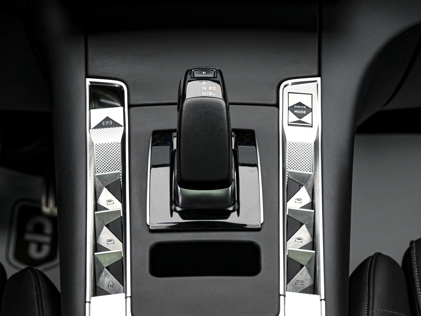 DS_Automobiles DS 7 Crossback OPERA2021 11/15