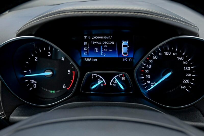 Ford Kuga 2017 8/14