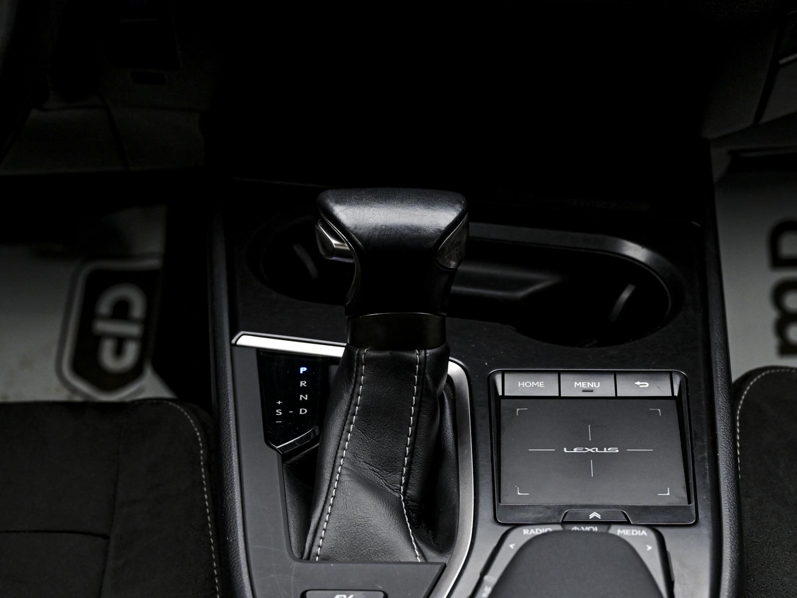 Lexus UX 250h 2020 12/15