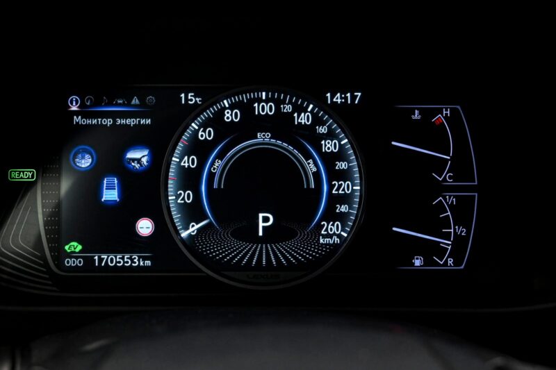 Lexus UX 250h 2020 8/15