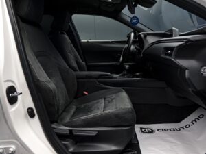 Lexus UX 250h 2020 6/15