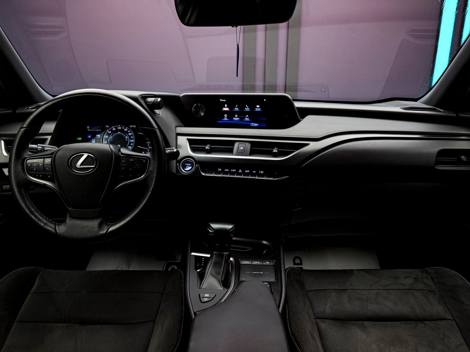 Lexus UX 250h 2020 5/15