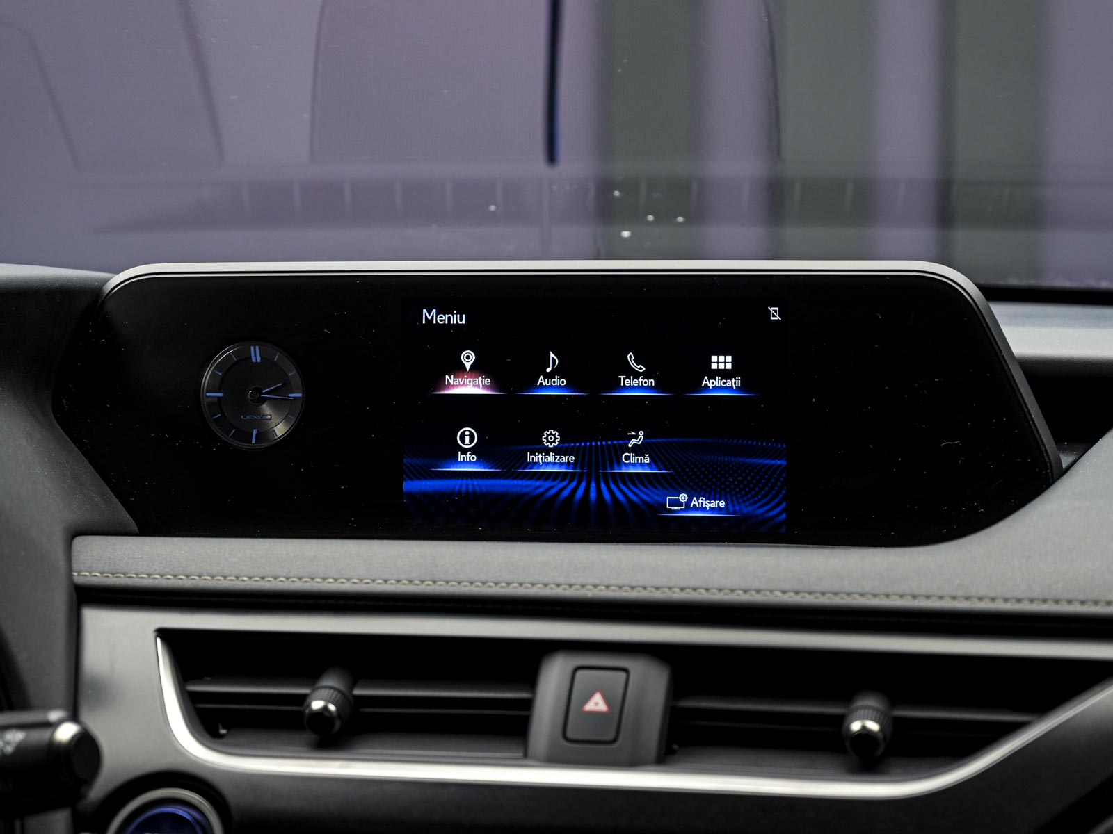 Lexus UX 250h 2020 10/15