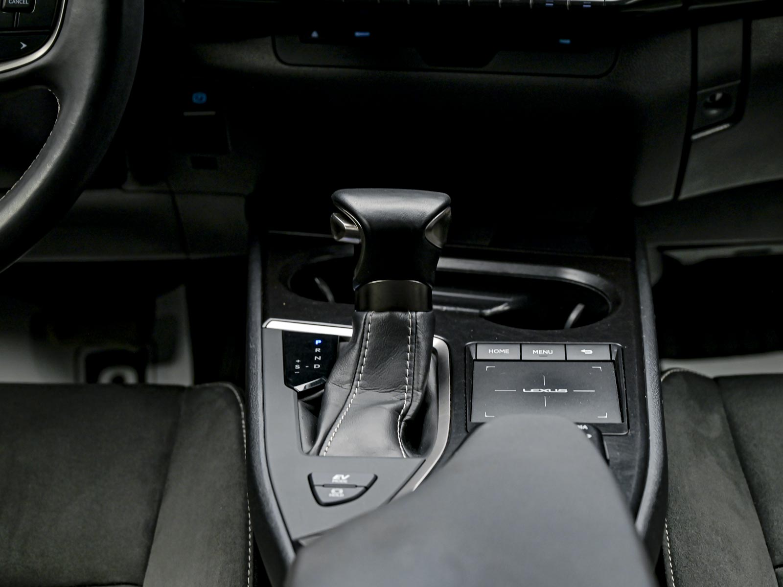 Lexus UX 250h 2021 13/15