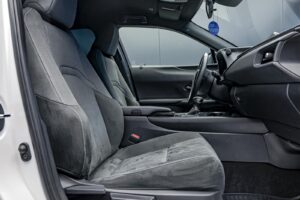 Lexus UX 250h 2021 6/15