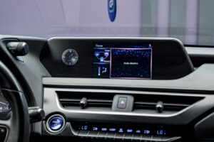 Lexus UX 250h 2021 10/15