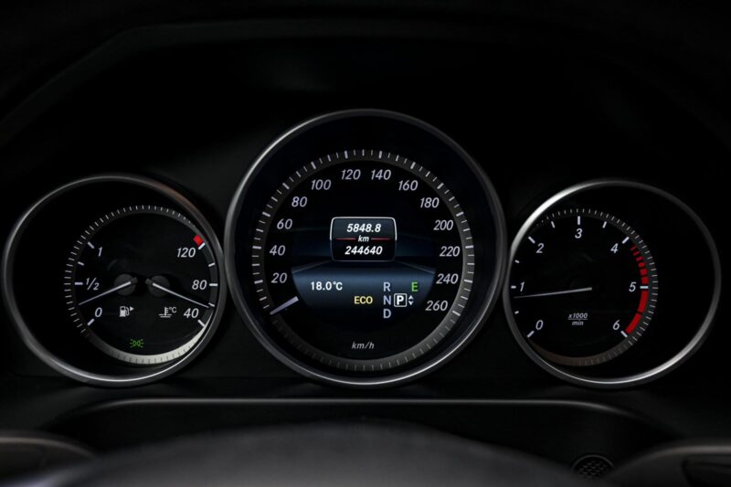 Mercedes-Benz E-Class 2015 8/13