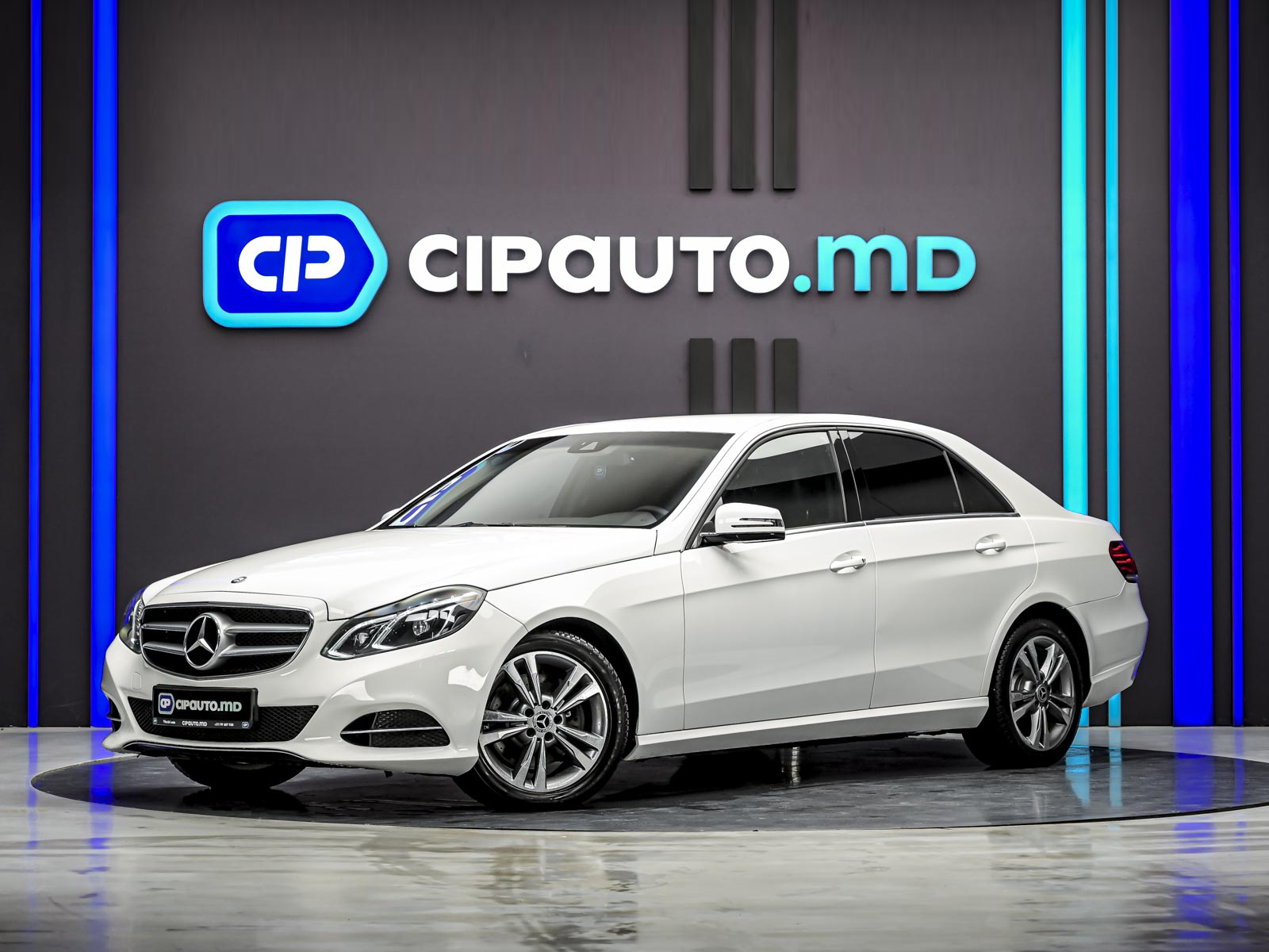 Mercedes-Benz E-Class 2015 1/13