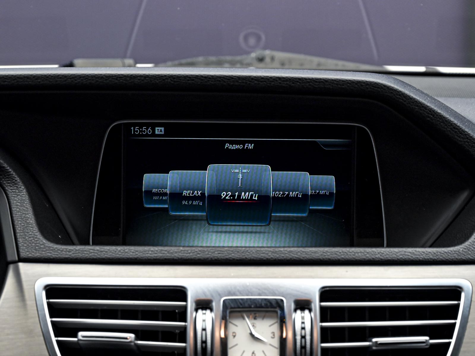 Mercedes-Benz E-Class 2015 10/13
