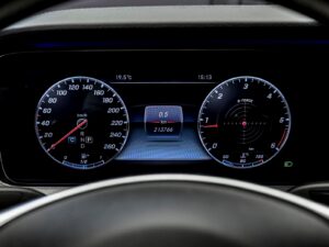 Mercedes-Benz E-Class 200d2018 8/14