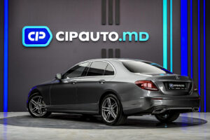 Mercedes-Benz E-Class 200d2018 2/14