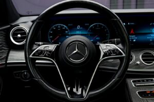 Mercedes-Benz E-Class E300de2021 9/14