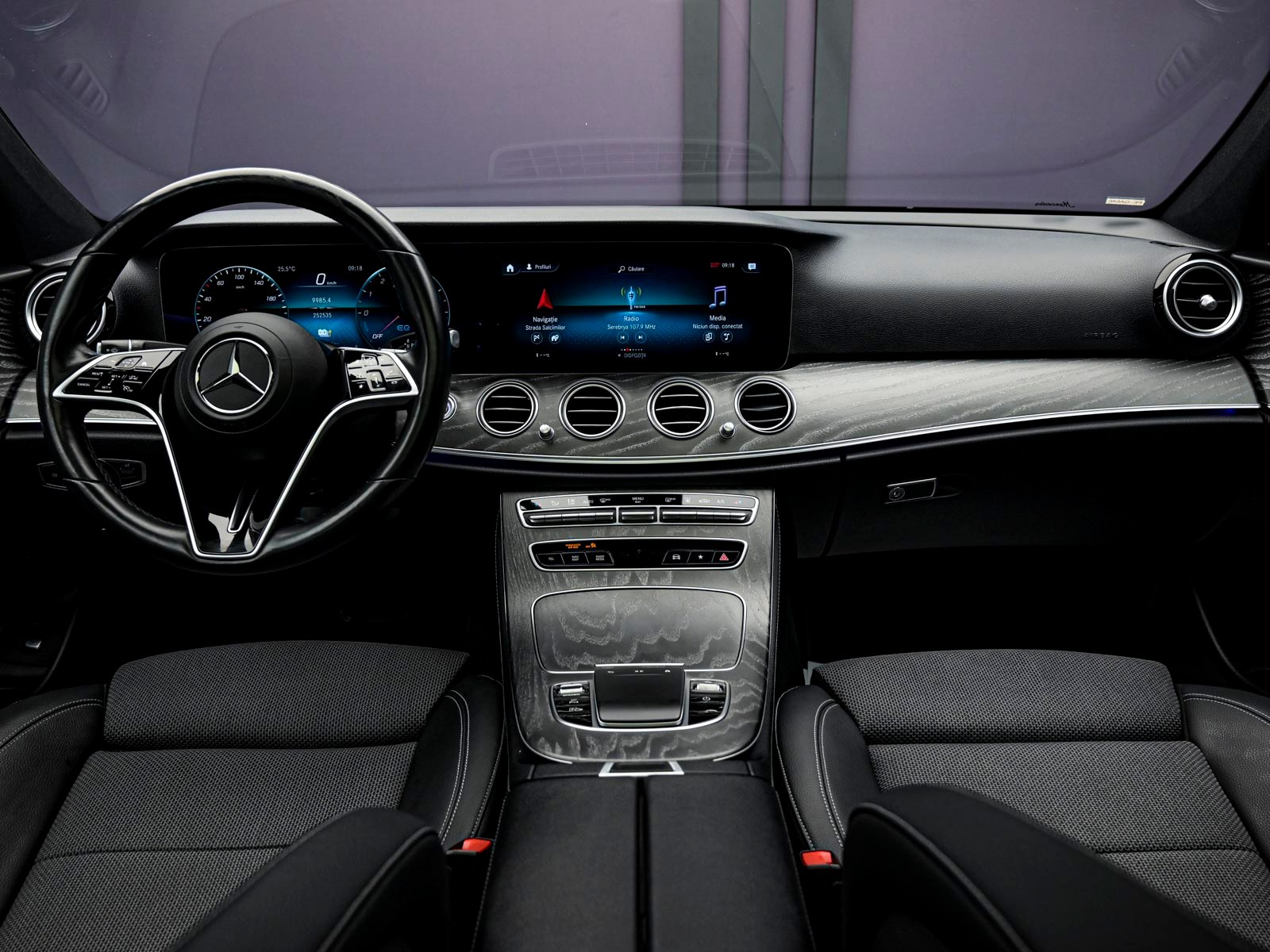 Mercedes-Benz E-Class E300de2021 5/14