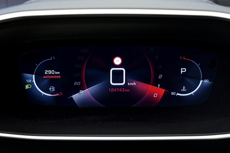 Peugeot 2008 2021 8/14