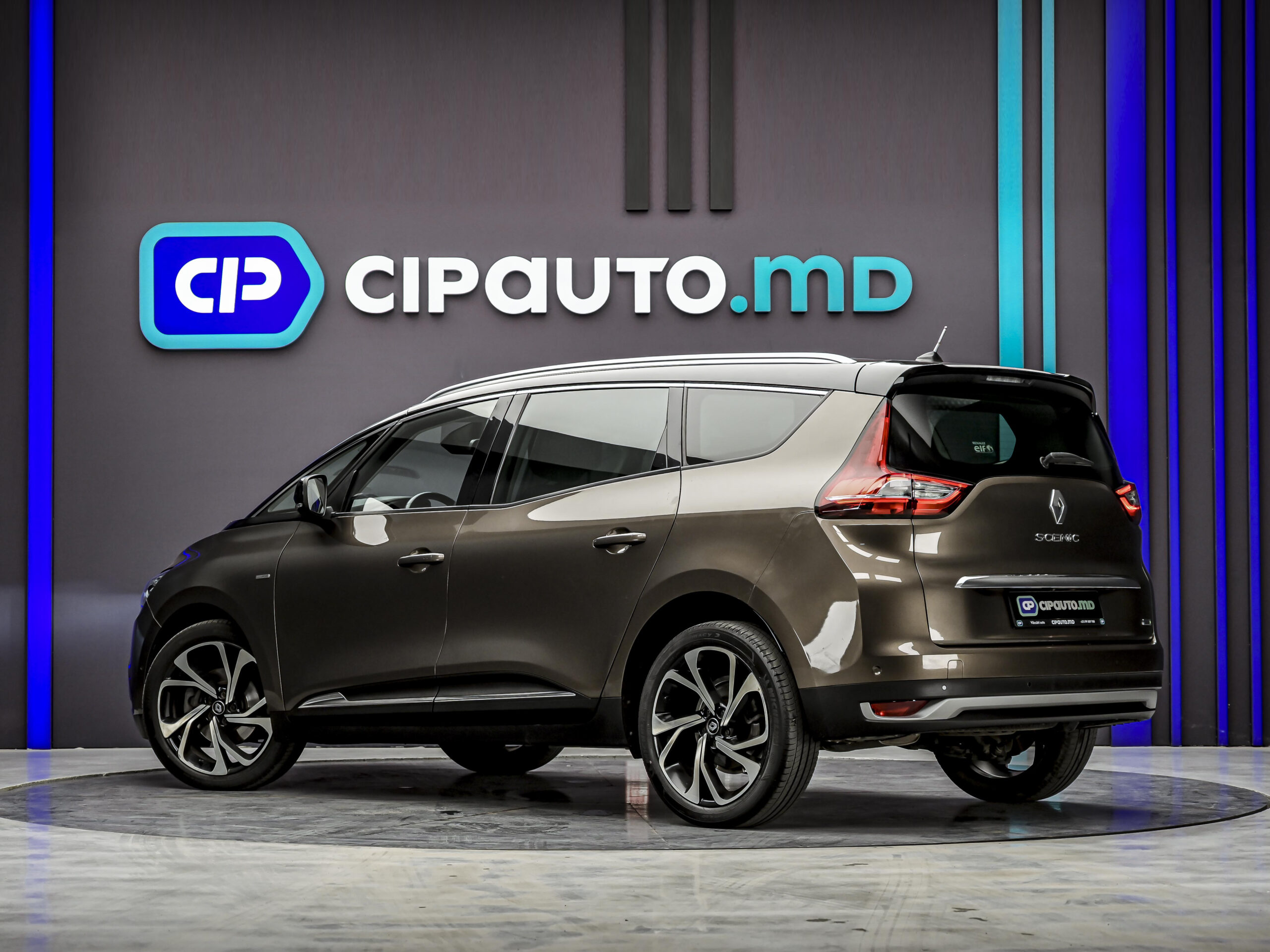 Renault Grand Scenic 2017 2/15