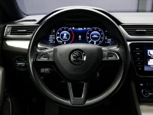 Skoda Superb L&K2019 9/14