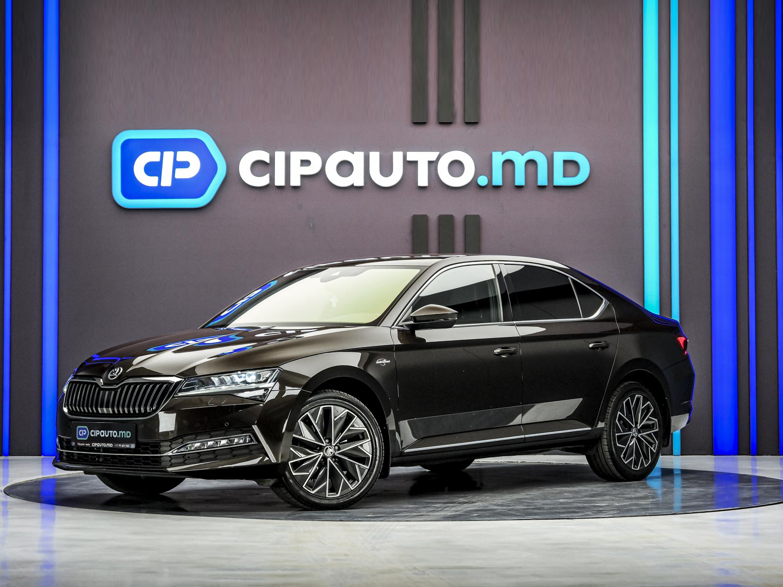 Skoda Superb L&K2019 1/14