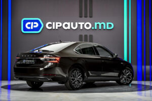 Skoda Superb L&K2021 3/15