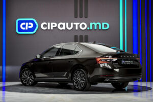 Skoda Superb L&K2021 2/15