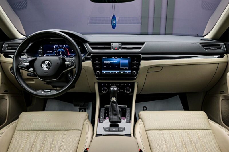 Skoda Superb L&K2021 5/15
