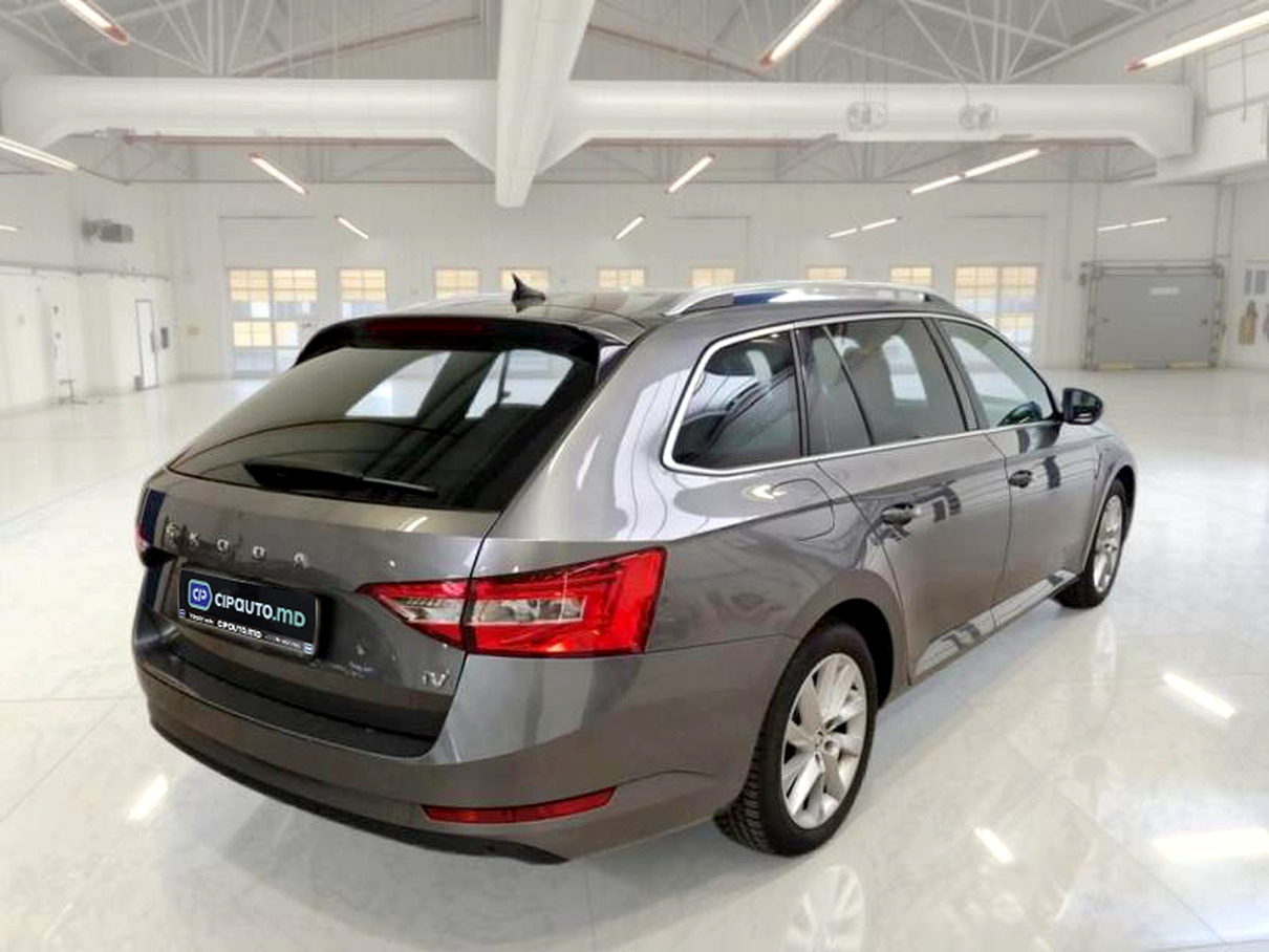 Skoda Superb 2022 3/8