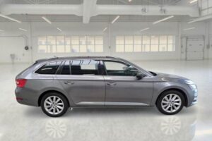 Skoda Superb 2022 2/8